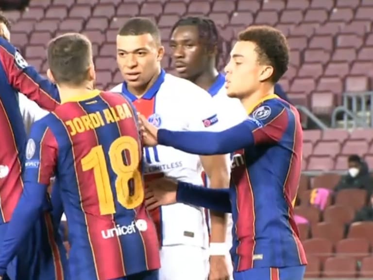 «En la calle yo te mato»: el encontronazo de Mbappé y Jordi Alba durante la goleada del PSG