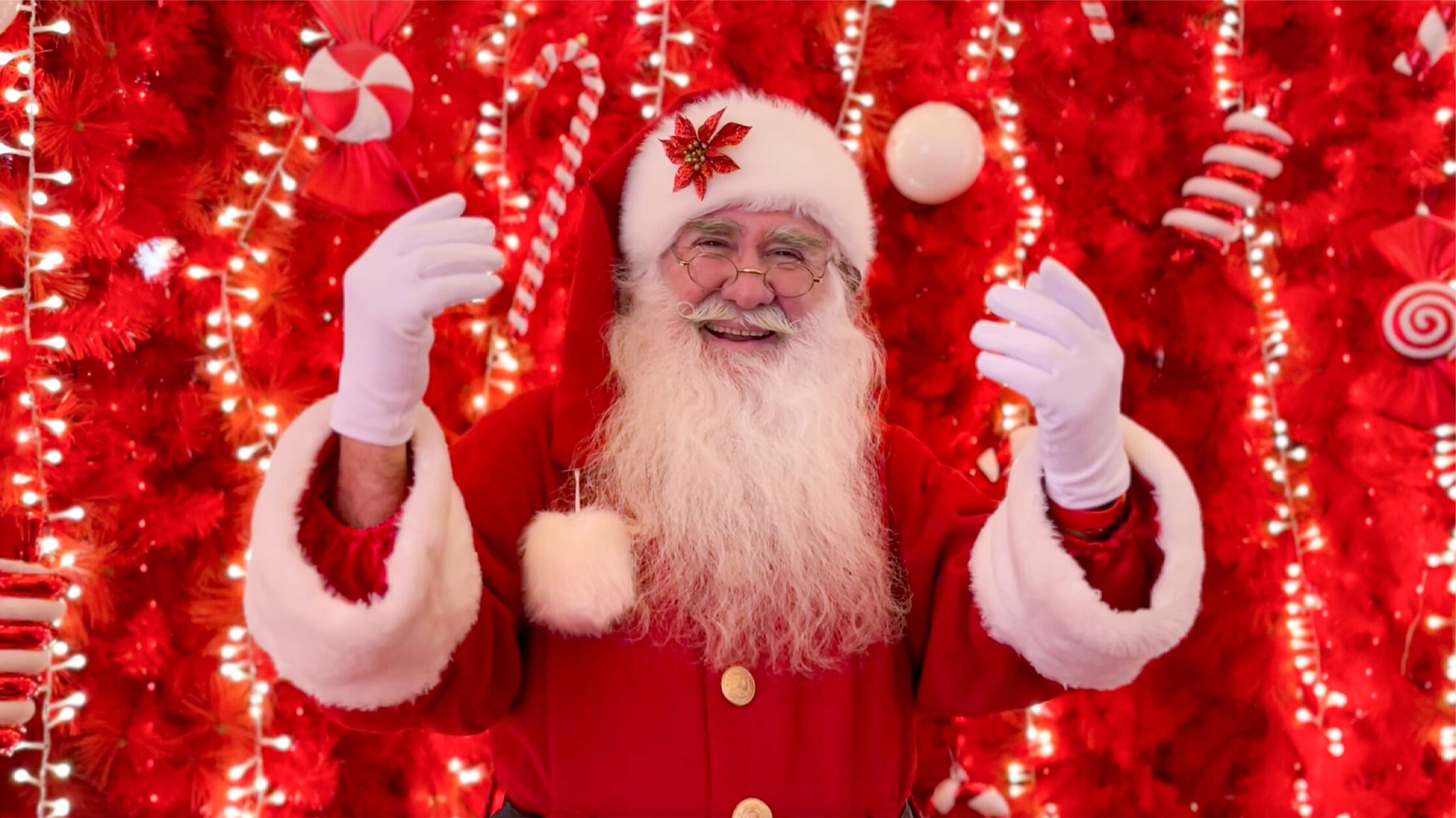 Viejito Pascuero graduado en la universidad de Santa Claus