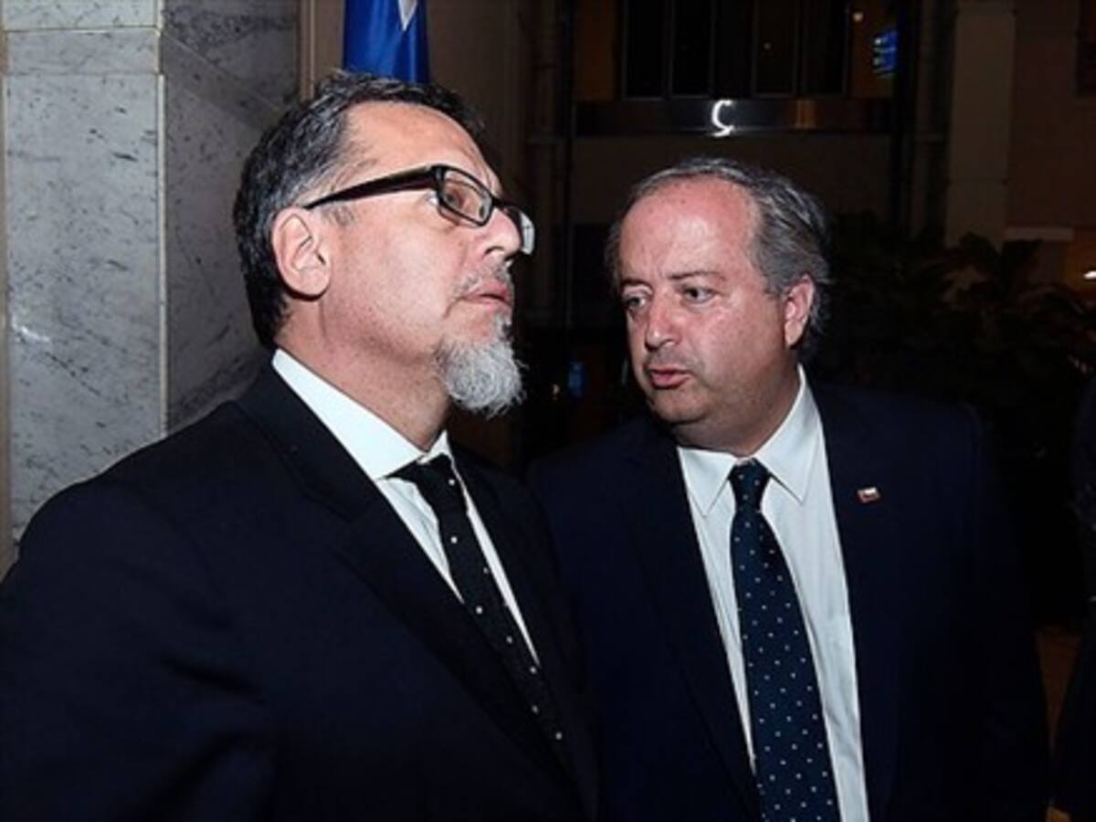 Ejecutivo anuncia acuerdo de cifras para el reajuste al salario mínimo