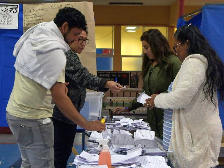 Servel publica este sábado la nómina de vocales de mesa para el plebiscito constitucional de salida