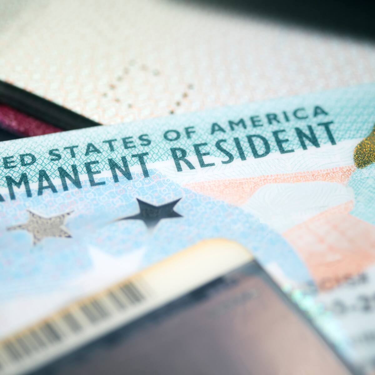 Donald Trump endurece reglas migratorias: extranjeros deberán salir de EE.UU. para obtener la residencia permanente