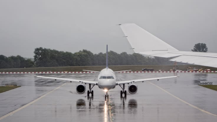 Crisis aérea en Alemania: aeropuerto de Múnich suspende sus operaciones por sobrevuelo de drones