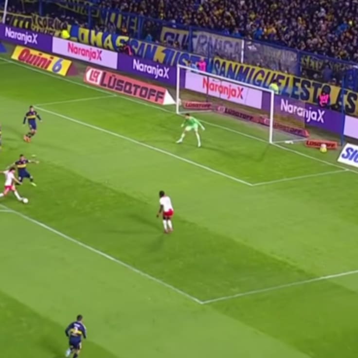 Un ex Colo Colo silencia La Bombonera con este golazo y elimina a Boca Juniors: batacazo en Argentina
