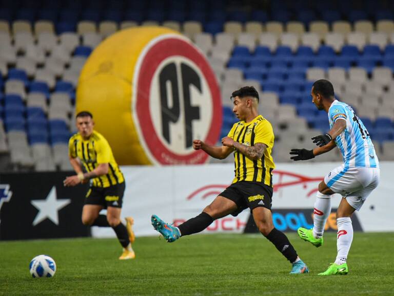 Magallanes dejó escapar el triunfo en el último minuto ante el colista Vial y Cobreloa queda al acecho por el liderato de la Primera B