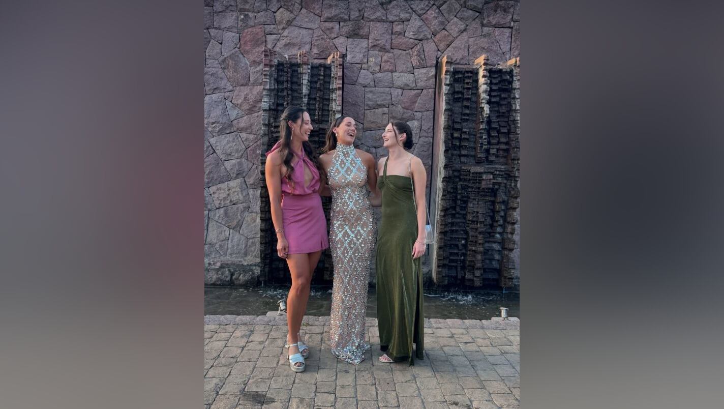 Antonia y Melita Abraham, junto a Isidora Niemeyer en la Gala Olímpica.
