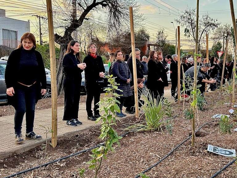 Inauguran el «Bosque por la Memoria» por los detenidos desaparecidos de Venda Sexy en Macul