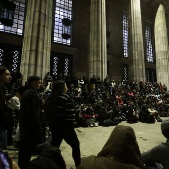 Universidad de Buenos Aires se declara en “emergencia presupuestaria” tras recortes de Javier Milei