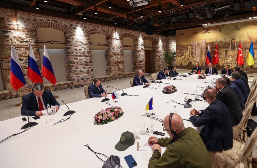 ISTANBUL, TURKIYE - MARCH 29: Turkish Foreign Minister Mevlut Cavusoglu (C) gives a thank you speech during the peace talks between delegations from Russia and Ukraine at Dolmabahce Presidential Office in Istanbul, Turkiye on March 29, 2022. Turkish Presidency Spokesperson Ibrahim Kalin (C-L) and Turkish Deputy Foreign Minister Sedat Onal (C-R) also attended the meeting. (Photo by Cem Ozdel/Anadolu Agency via Getty Images)