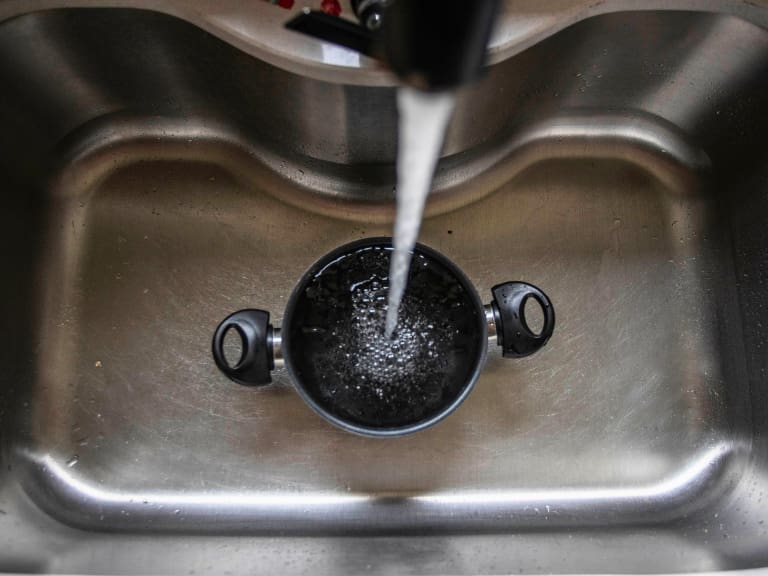 Por hasta 12 horas: Aguas Andinas anuncia cortes de agua en Santiago para este jueves 16 de abril en 3 comunas