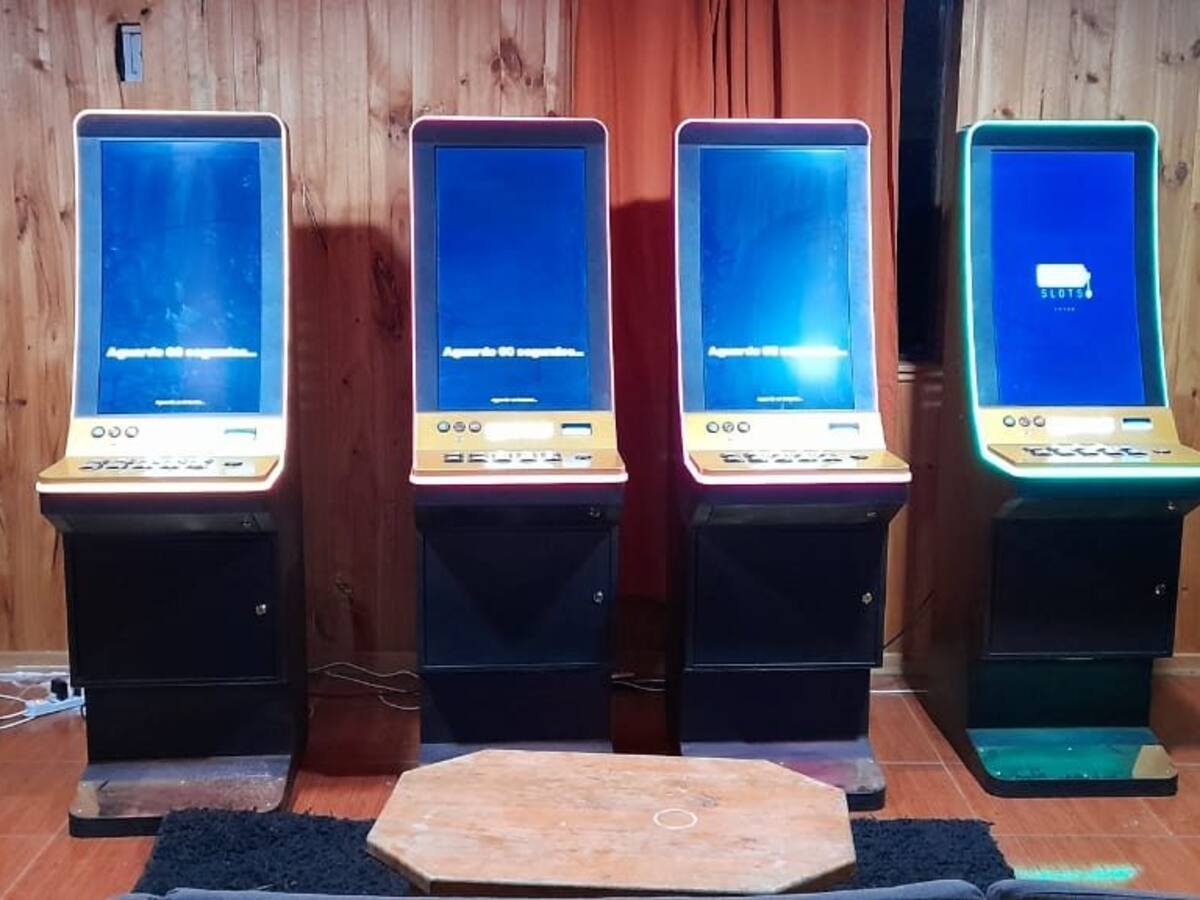 Carabineros detuvo a 10 personas que se encontraban en un casino clandestino en Los Ángeles