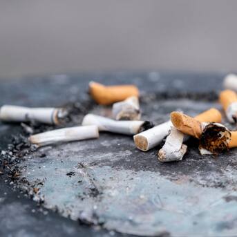 Reino Unido prohíbe la venta de productos con nicotina a todos los nacidos desde 2009