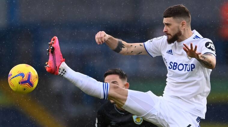 Leeds United's Polish midfielder Mateusz Klich controls the ball during the English Premier League football match between Leeds United and Burnley at Elland Road in Leeds, northern England on December 27, 2020. (Photo by Laurence Griffiths / POOL / AFP) / RESTRICTED TO EDITORIAL USE. No use with unauthorized audio, video, data, fixture lists, club/league logos or 'live' services. Online in-match use limited to 120 images. An additional 40 images may be used in extra time. No video emulation. Social media in-match use limited to 120 images. An additional 40 images may be used in extra time. No use in betting publications, games or single club/league/player publications. / (Photo by LAURENCE GRIFFITHS/POOL/AFP via Getty Images)