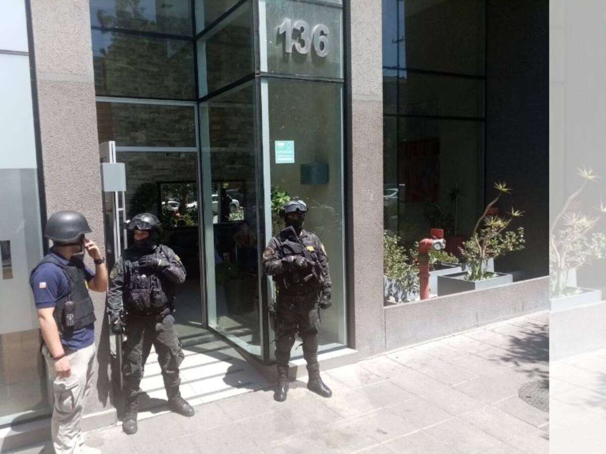 Operativo por secuestros en Santiago y Valparaíso termina por hallazgo de granada de mano