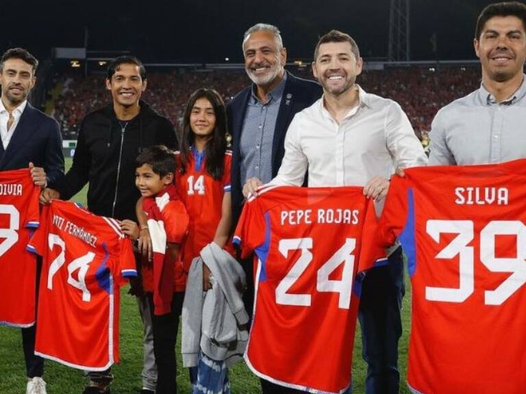 Jorge Valdivia, Matías Fernández, Pepe Rojas y Francisco Silva reciben homenaje por su historia en La Roja