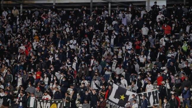 Gobierno proyecta aumentar el aforo en los estadios a un 50%