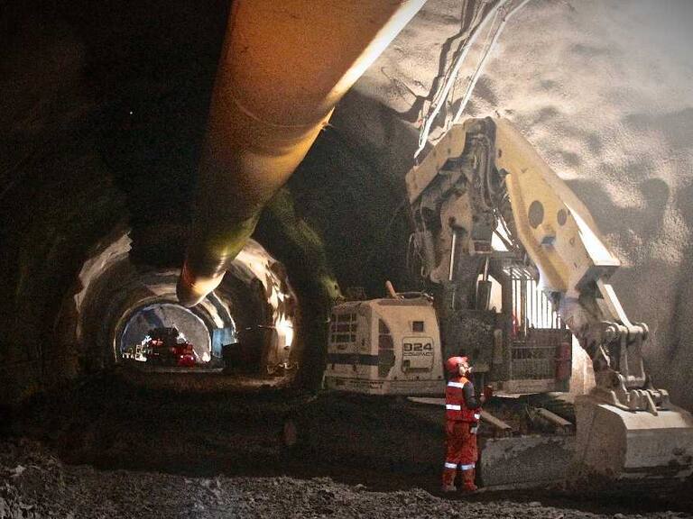Búsqueda en El Teniente: Autoridades esperan encontrar a los cinco mineros durante esta mañana