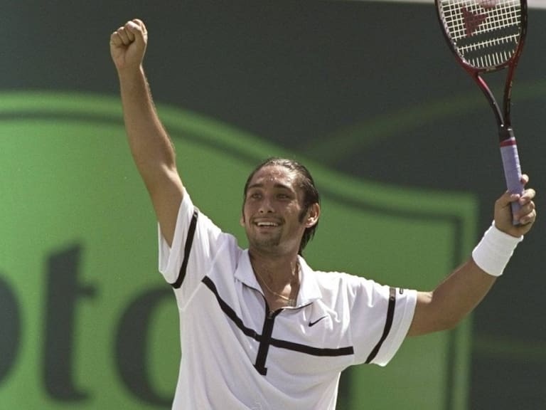 Marcelo Ríos venció a Roger Federer en la final virtual de Miami y volvió a consagrarse campeón 22 años después