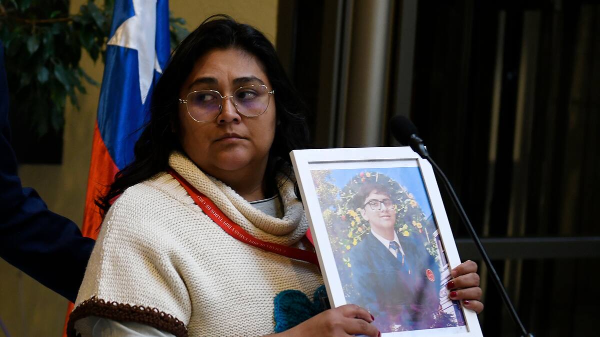 Familia de conscripto fallecido Franco Vargas convoca manifestación en La Moneda