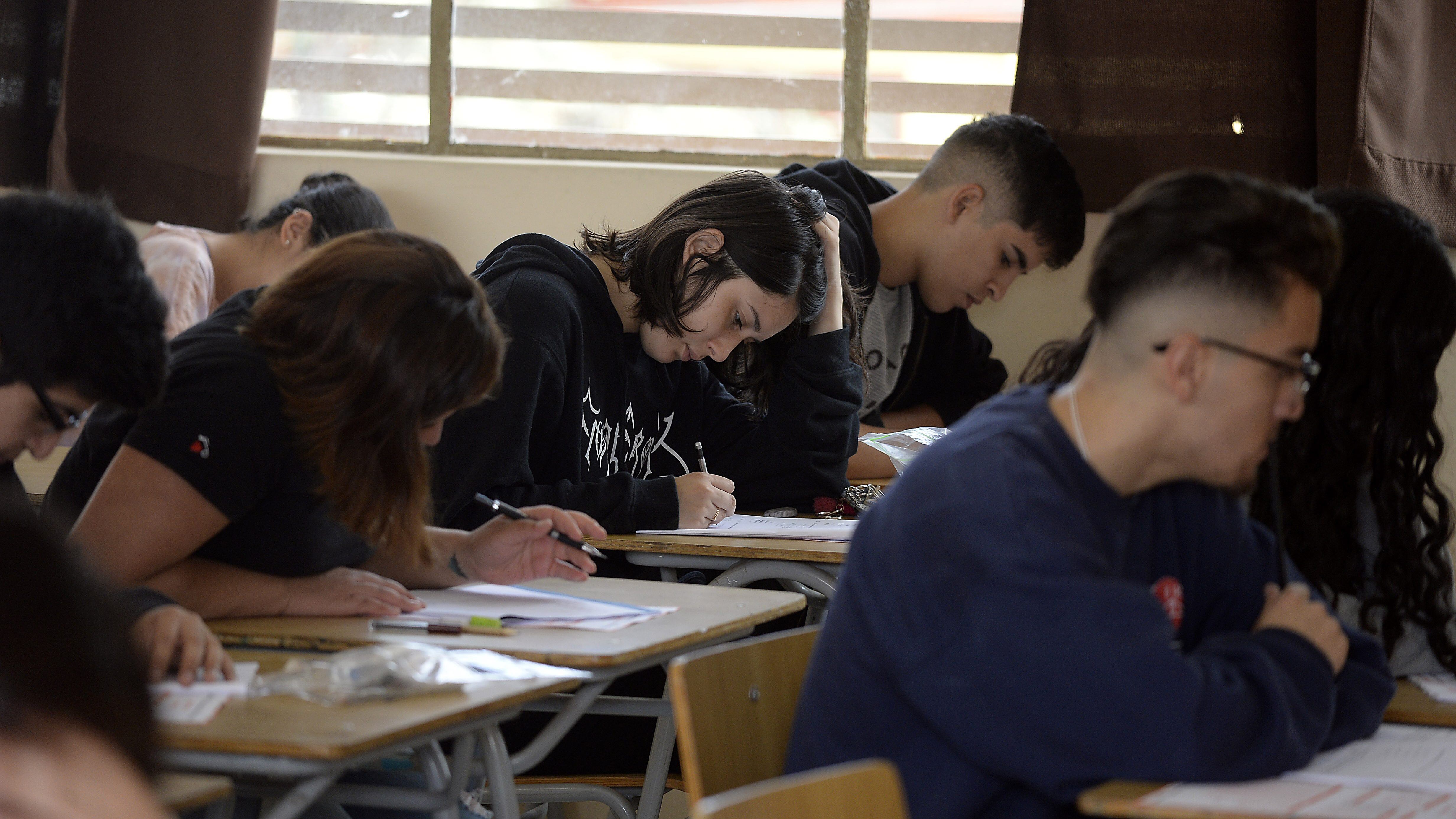 Abren postulaciones a becas y créditos 2021