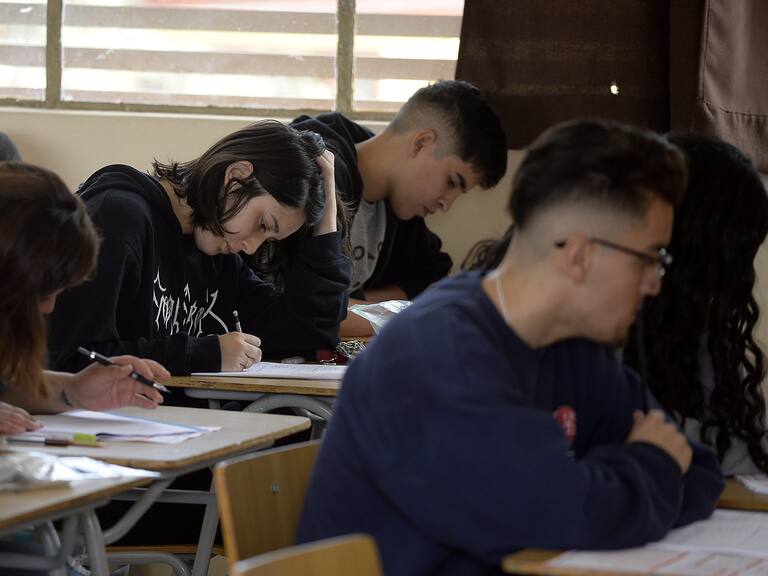 Abren postulaciones a becas y créditos 2021