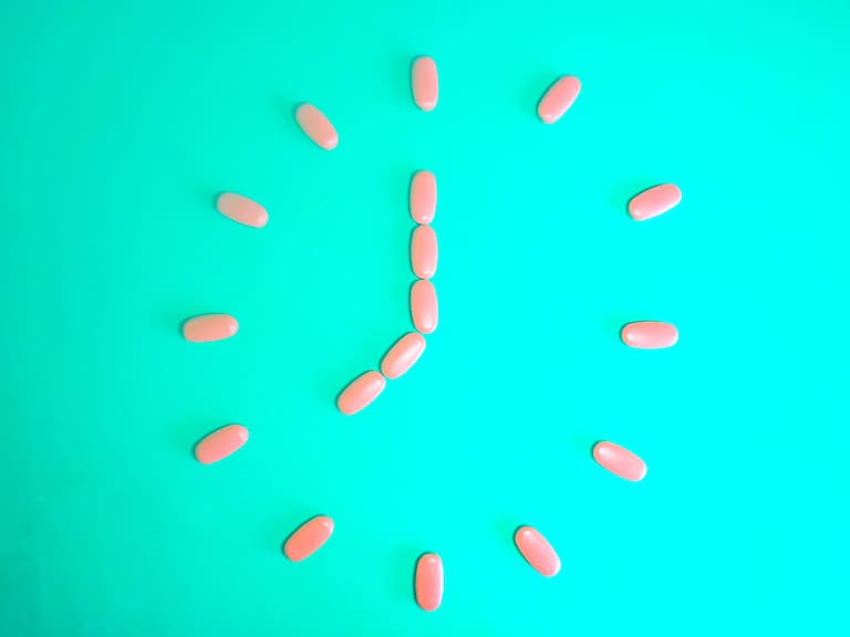 Cuál es el mejor momento del día para tomar cada suplemento (y cómo evitar errores comunes)