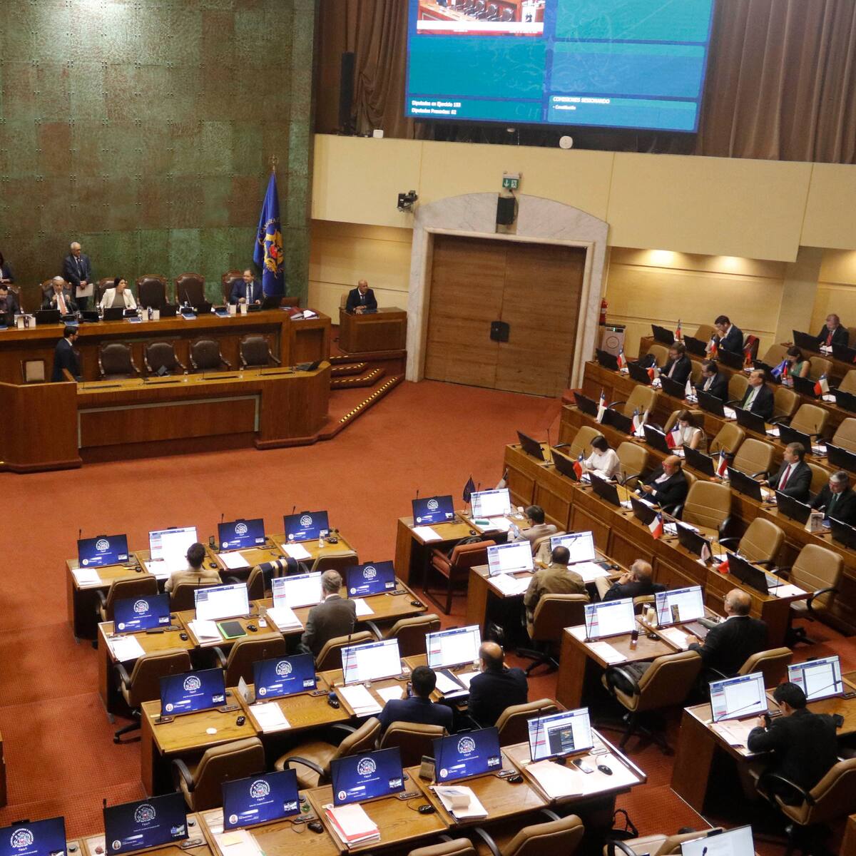 Cámara de Diputados vota la megarreforma en medio de descuelgues del PDG