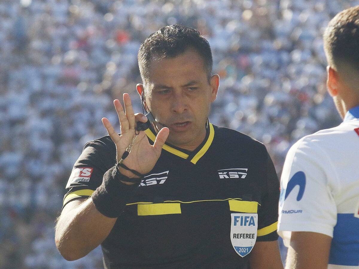 Tenso escenario: once árbitros del fútbol chileno profesional fueron despedidos