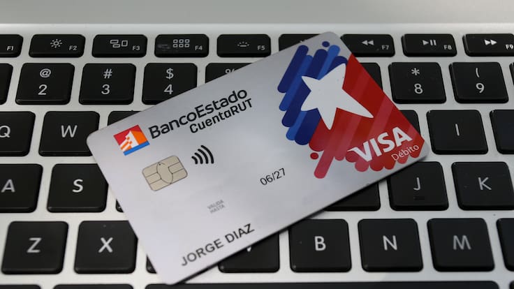 BancoEstado elimina requisito que hacia diferencias entre hombres y mujeres para abrir la Cuenta Rut