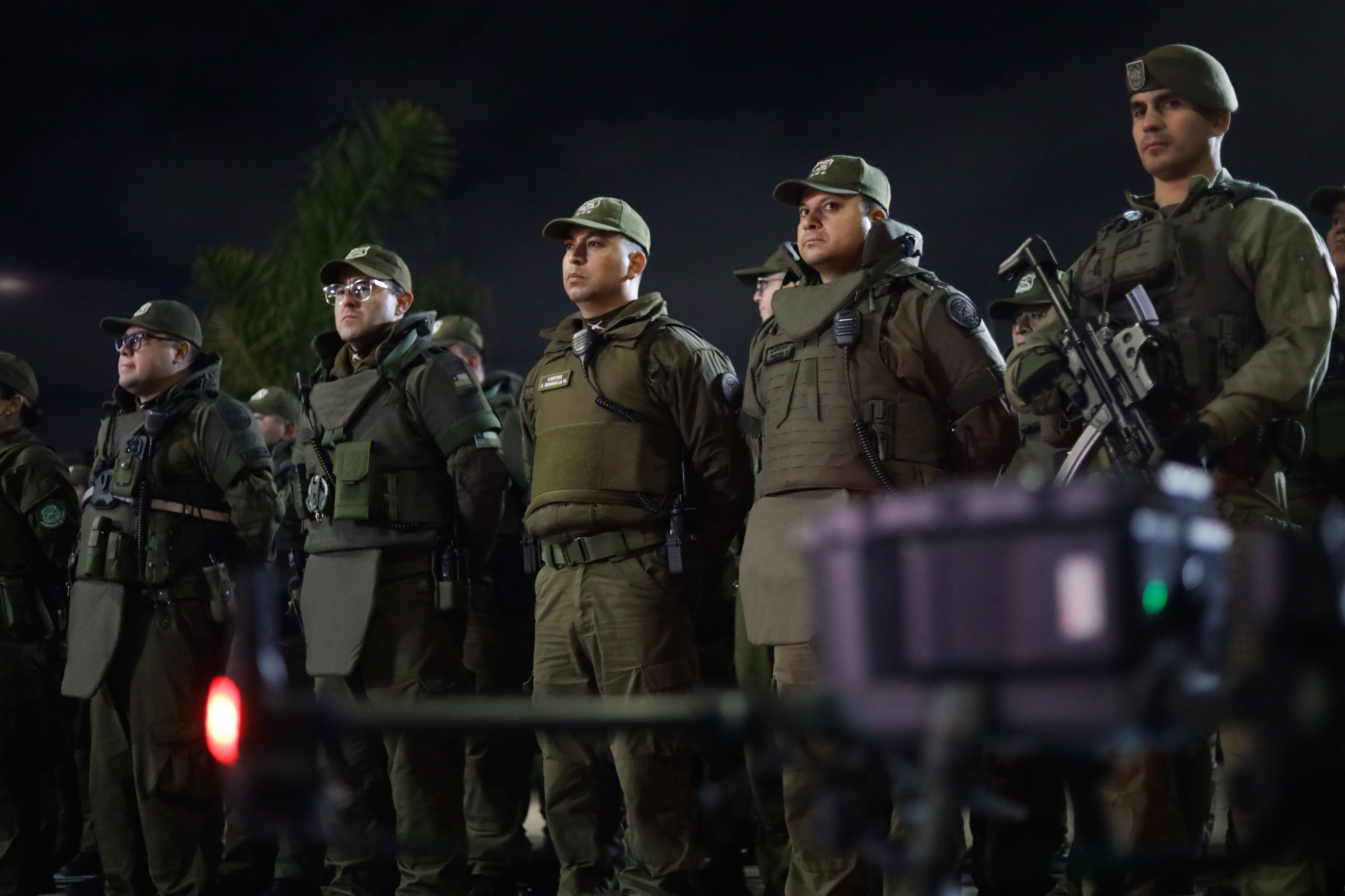 07 DE AGOSTO 2026 / MACUL
175 Efectivos policiales de distintos departamentos de Carabineros de Chile y de Policia de Investigaciones son reunidos en la explanada del espacio Macul en preparacion para realizar un mega operativo en el marco de un despliegue nacional.
FOTO: LUKAS SOLIS / AGENCIAUNO