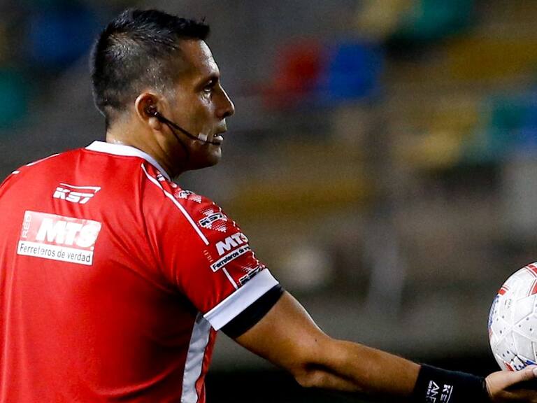 Julio Bascuñán será el árbitro del partido entre Colo-Colo y Universidad de Concepción