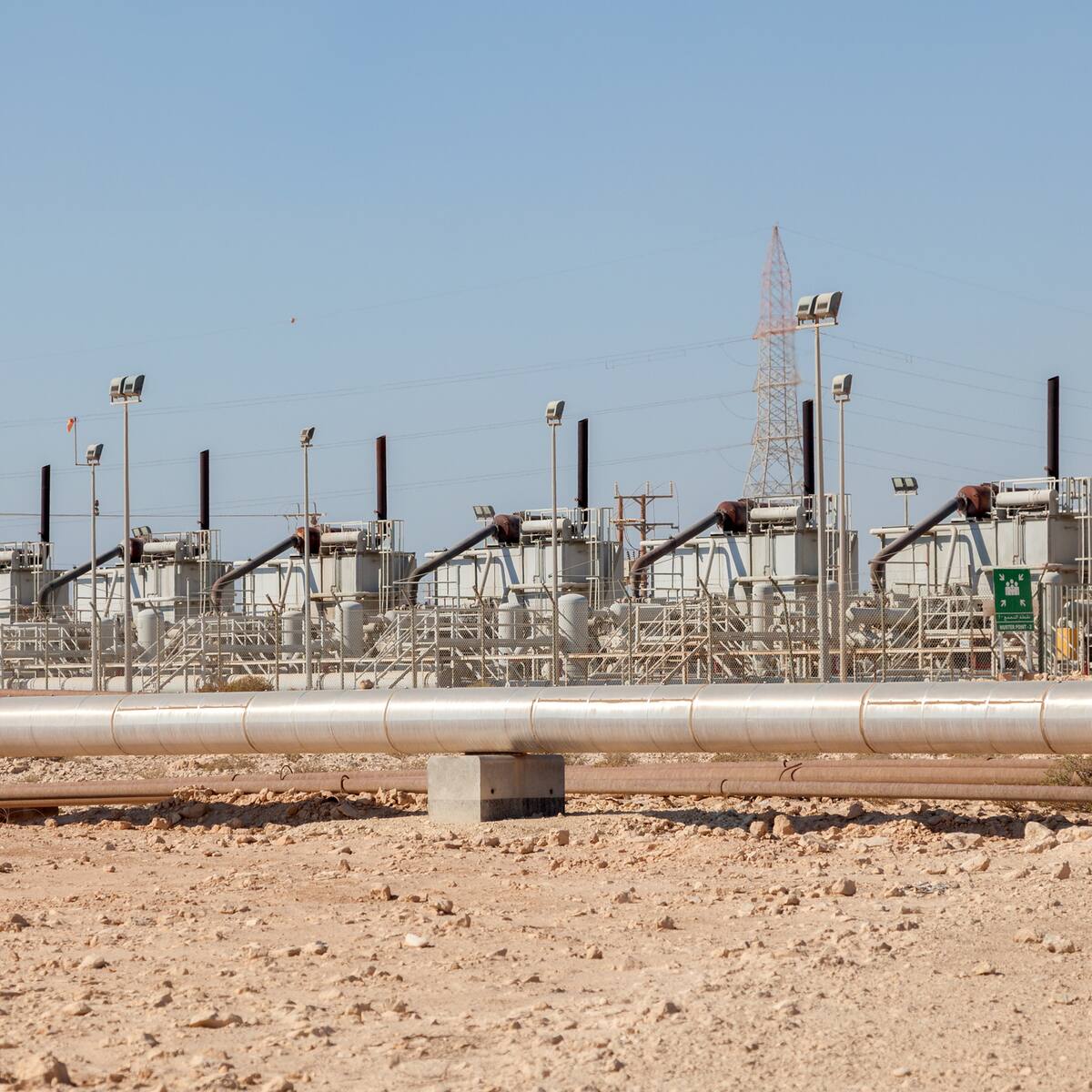Arabia Saudita es obligada a cerrar oleoducto clave que le permite exportar crudo evitando el estrecho de Ormuz