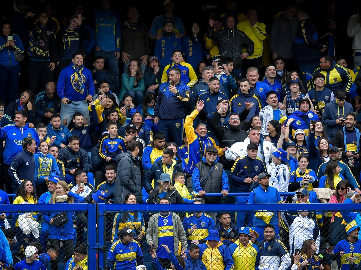 Se llama ‘Tadeo Xeneize’: Hincha de Boca llevó con tan solo tres días de nacido a su hijo a La Bombonera