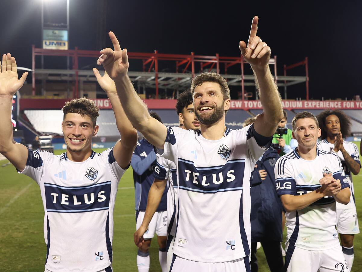 Futbolista chileno se enfrentó a Thomas Müller por la Copa de Campeones de la Concacaf