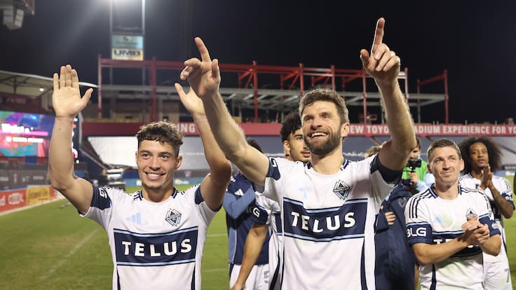 Futbolista chileno se enfrentó a Thomas Müller por la Copa de Campeones de la Concacaf