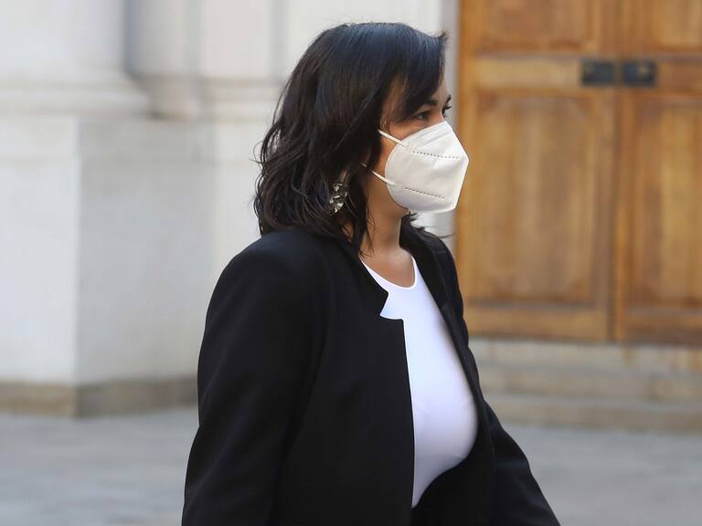 4 de Abril del 2022/SANTIAGOLa primera Vicepresidenta del al Republica de la historia de Chile, Izkia Siches, recibe los honores de la Guardia de Palacio, en el Palacio de La Moneda.
FOTO: SEBASTIAN BELTRAN GAETE/AGENCIAUNO