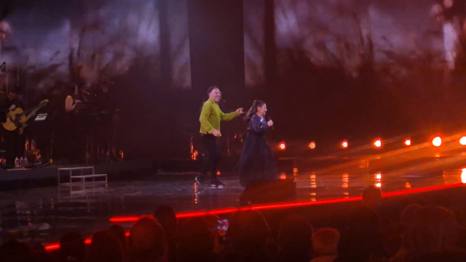 José Antonio Neme irrumpe en pleno show de Gloria Estefan en Viña 2026 y desata ola de críticas en redes