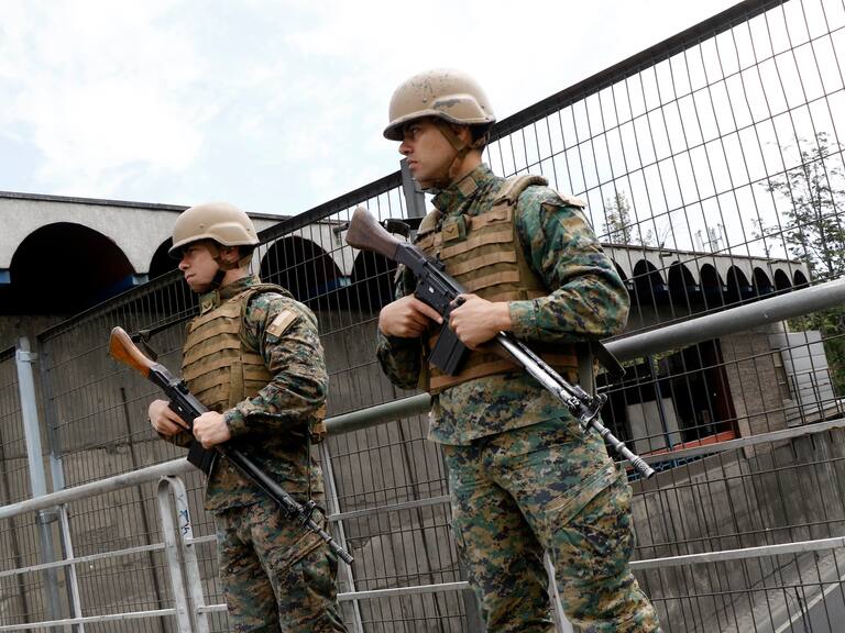 Confirman que las Fuerzas Armadas comenzarán a fiscalizar tenencia de armas en la RM