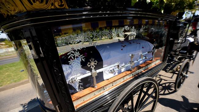 Masivo funeral de cabo baleado en La Araucanía
