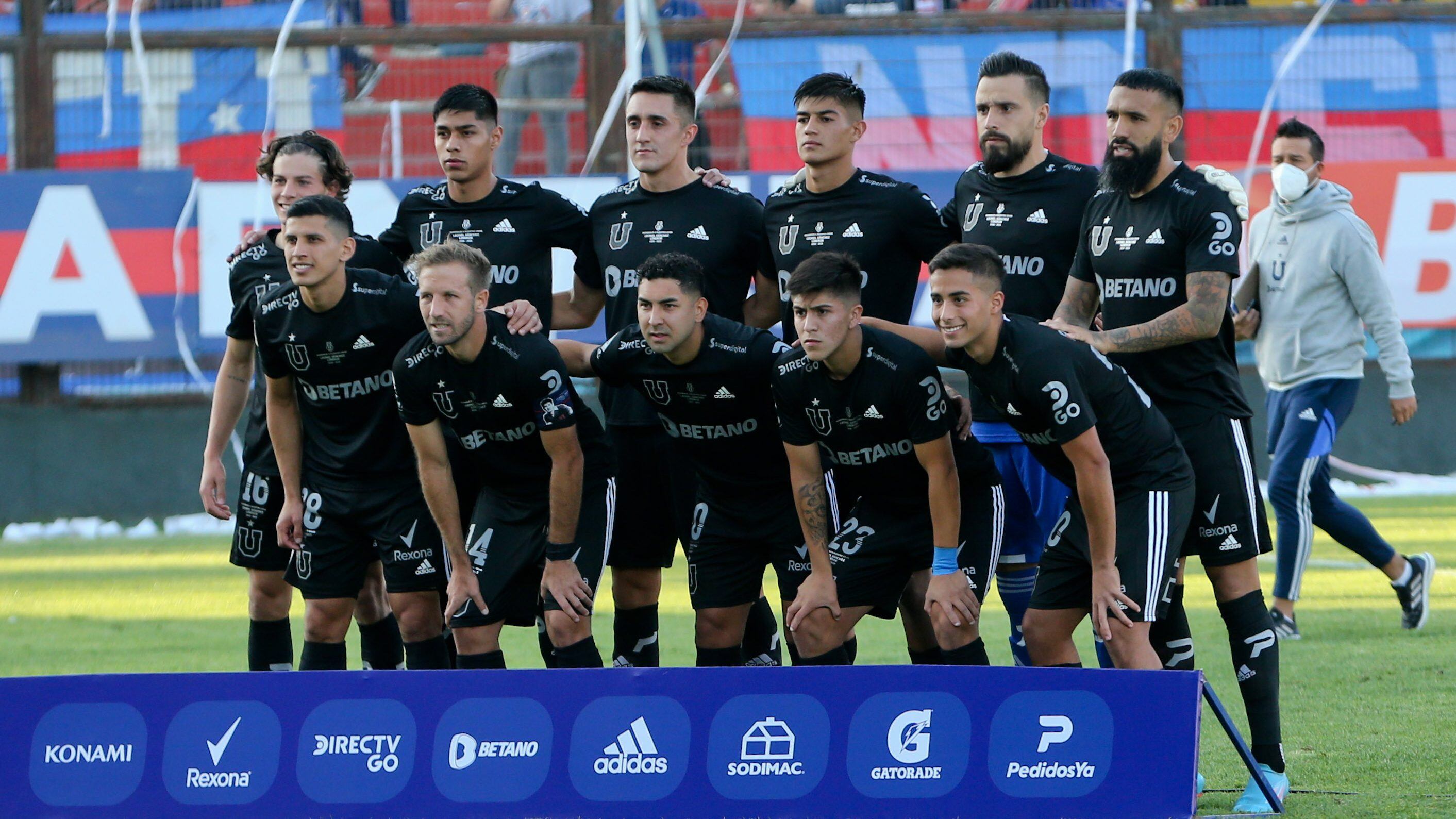 La U subastará indumentaria conmemorativa a Leonel Sánchez