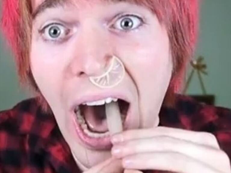 El desafío de aspirar condones: El peligroso reto que se volvió a poner viral