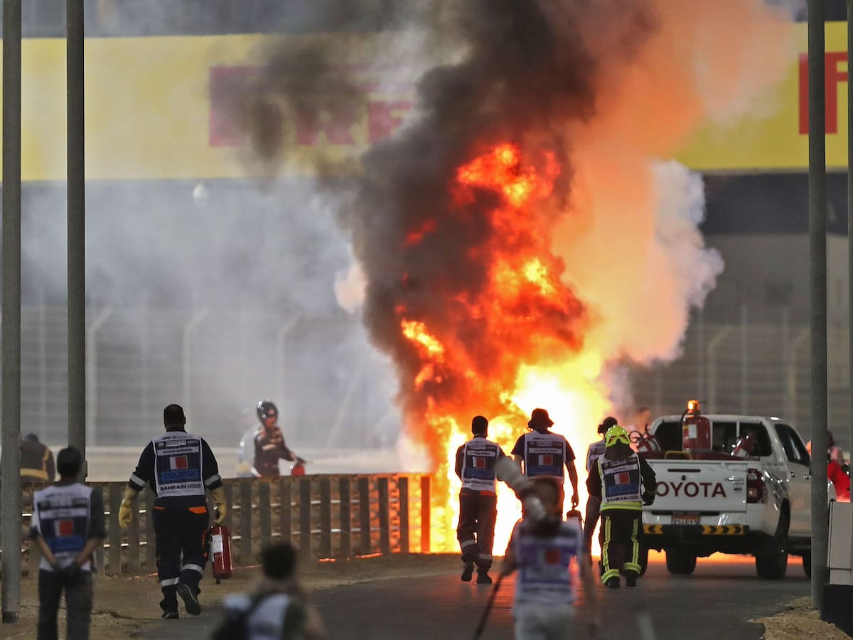 Salió casi ileso: El impactante accidente en el inicio del GP de Bahrein de F1