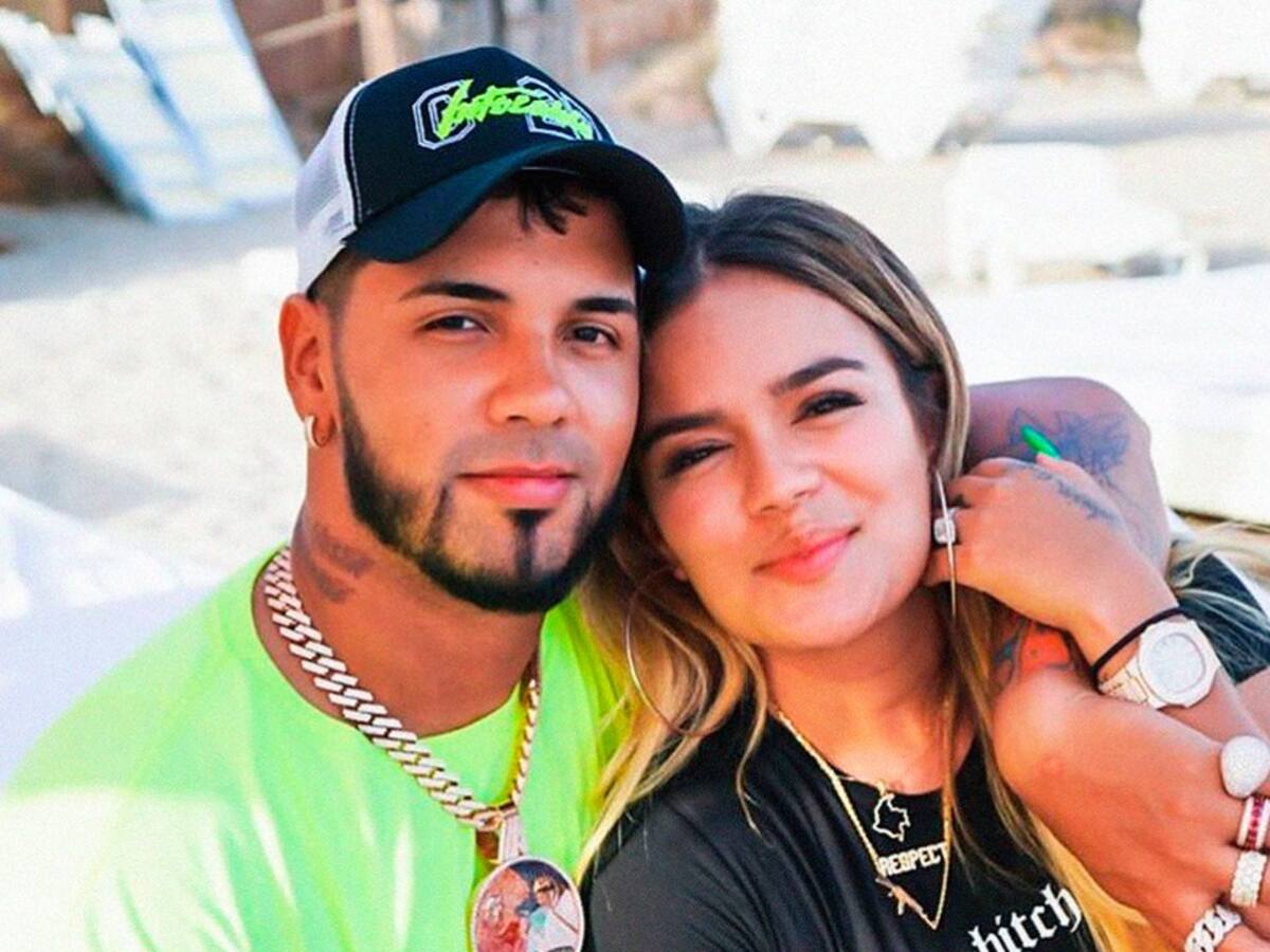 Usuarios de redes sociales aseguran que Karol G y Anuel AA le pusieron fin a su relación
