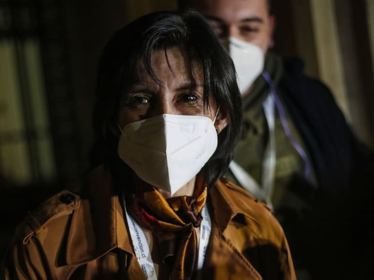 Constituyente Loreto Vidal aseguró que su salida de la Lista del Pueblo fue por razones «personales»