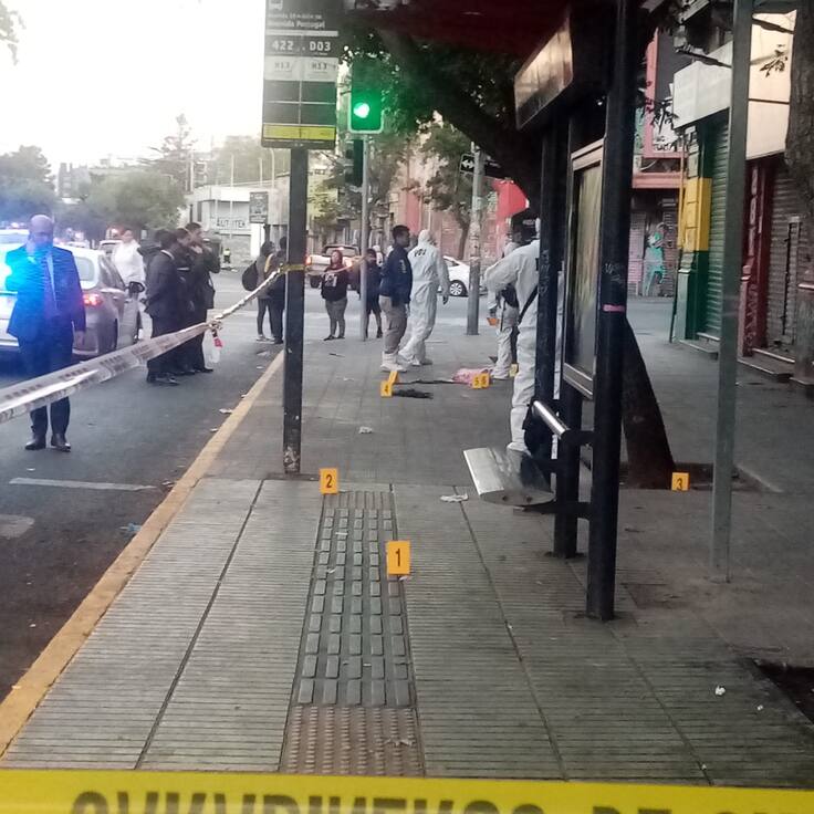 Dos mujeres resultan baleadas en Santiago centro: una se encuentra en riesgo vital