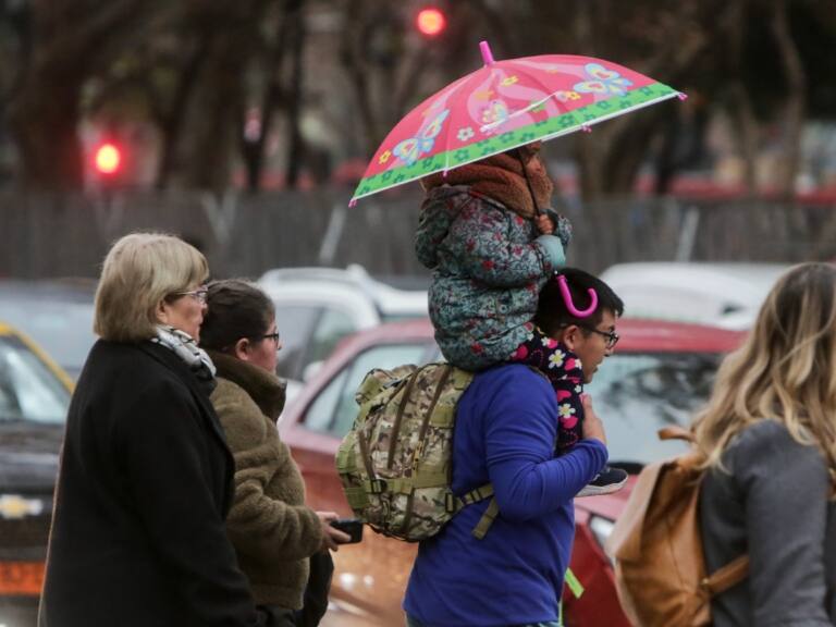 ¿Habrá lluvia en Santiago esta semana? Meteorólogo Eduardo Sáez entrega pronóstico de precipitaciones para la capital