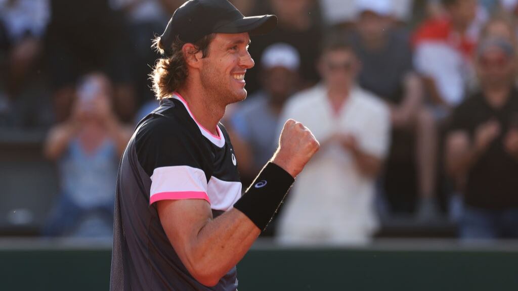 Nicolás Jarry vence la resistencia de Tommy Paul y se instala en la tercera ronda de Roland Garros