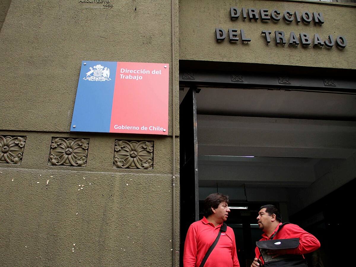 Dirección del Trabajo: empleador no estaría obligado a pagar sueldo si trabajador no asiste durante emergencia sanitaria