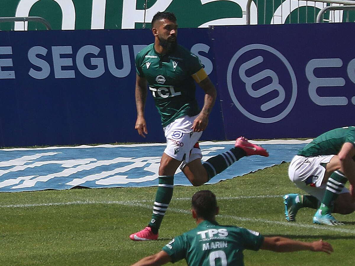 Santiago Wanderers volvió a festejar en Valparaíso tras vencer a Cobresal en un intenso partido