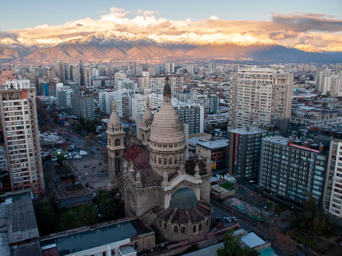 Lider en América Latina: Chile sube dos puestos en Ranking de Competitividad Mundial 2025