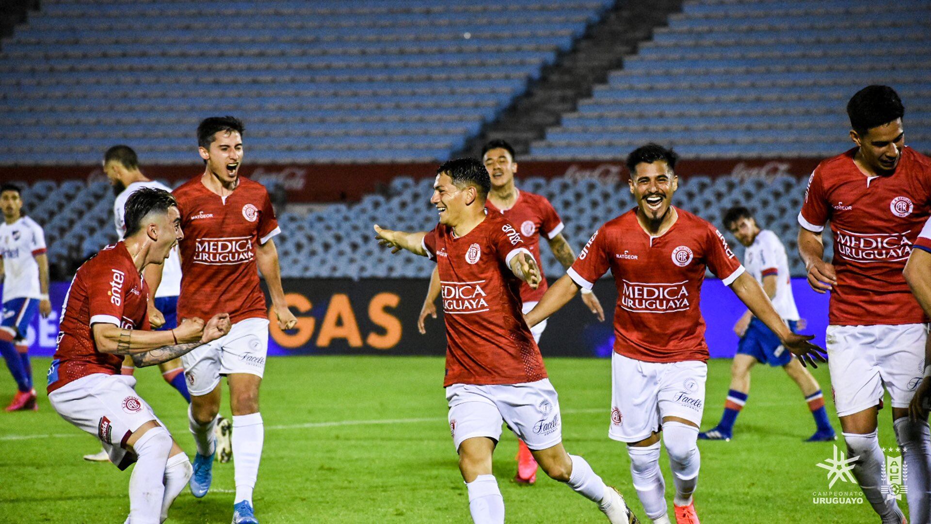 Rentistas derrotó a Nacional en el Estadio Centenario
